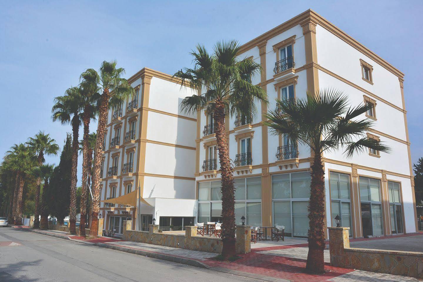 Park Palace Hotel Girne Buitenkant foto