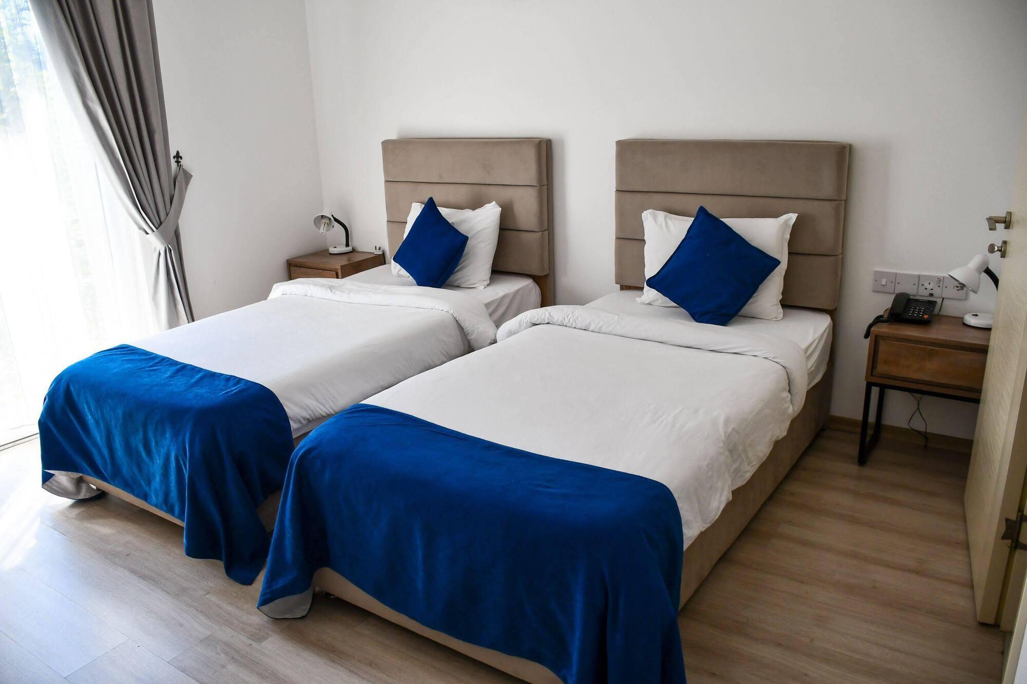 Park Palace Hotel Girne Buitenkant foto