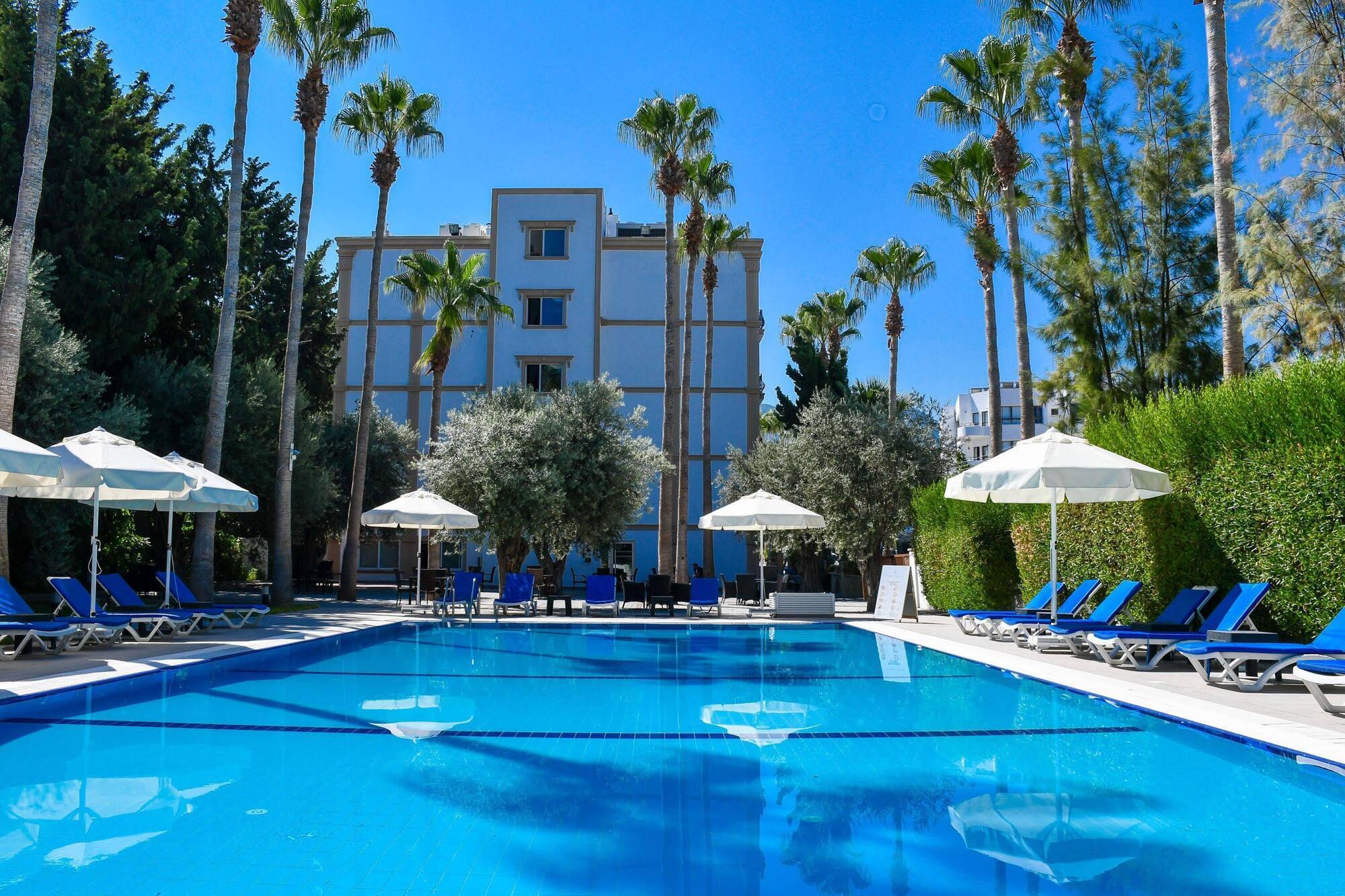 Park Palace Hotel Girne Buitenkant foto